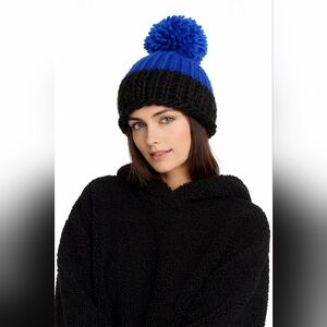 Free People Cozy Up Chunky Knit Acrylic Beanie Blue Black Pom Pom Color Block